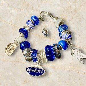 Dallas Cowboys beaded charm bracelet. NFL